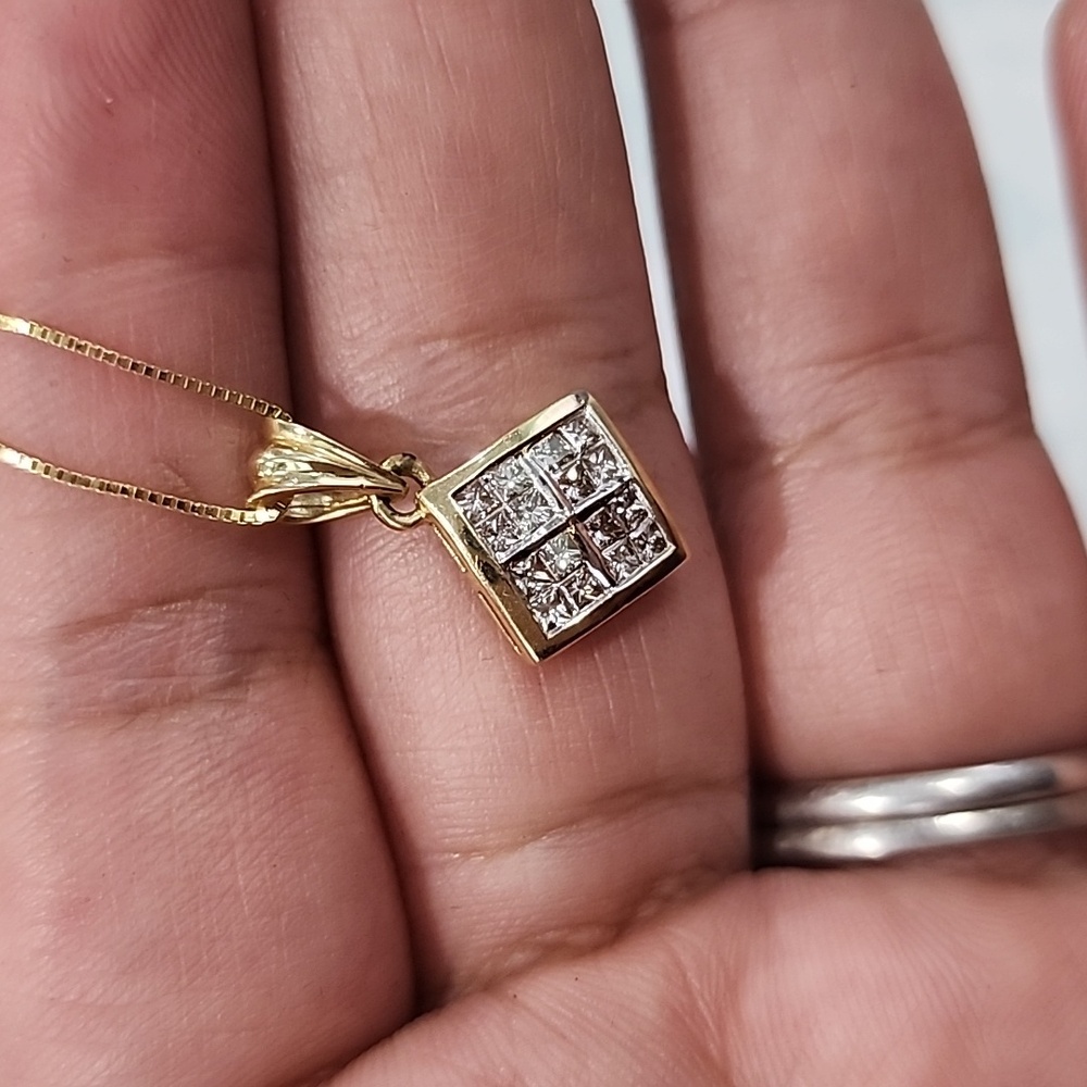 TRADE FOR LIZASALES 14k necklace 17.5 inches and diamond pendant - Picture 4 of 5
